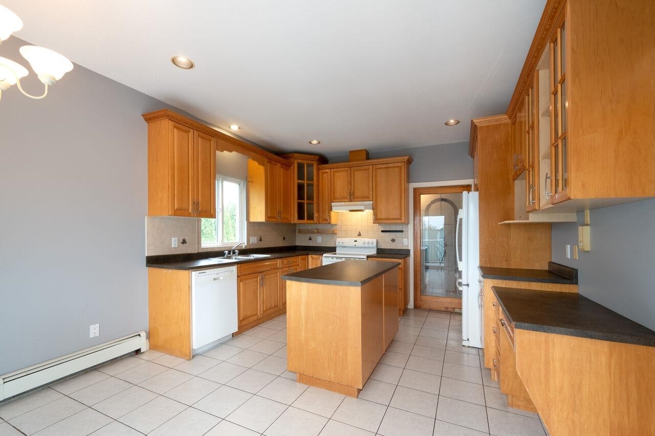Upper-8546 164 Street, Surrey, BC, V4N 1E5 - 12