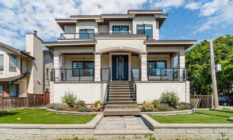 501 Ewen Avenue
