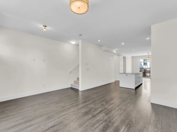 11-9989 E Barnston Drive, Surrey, BC, V4N 6N3 - 4