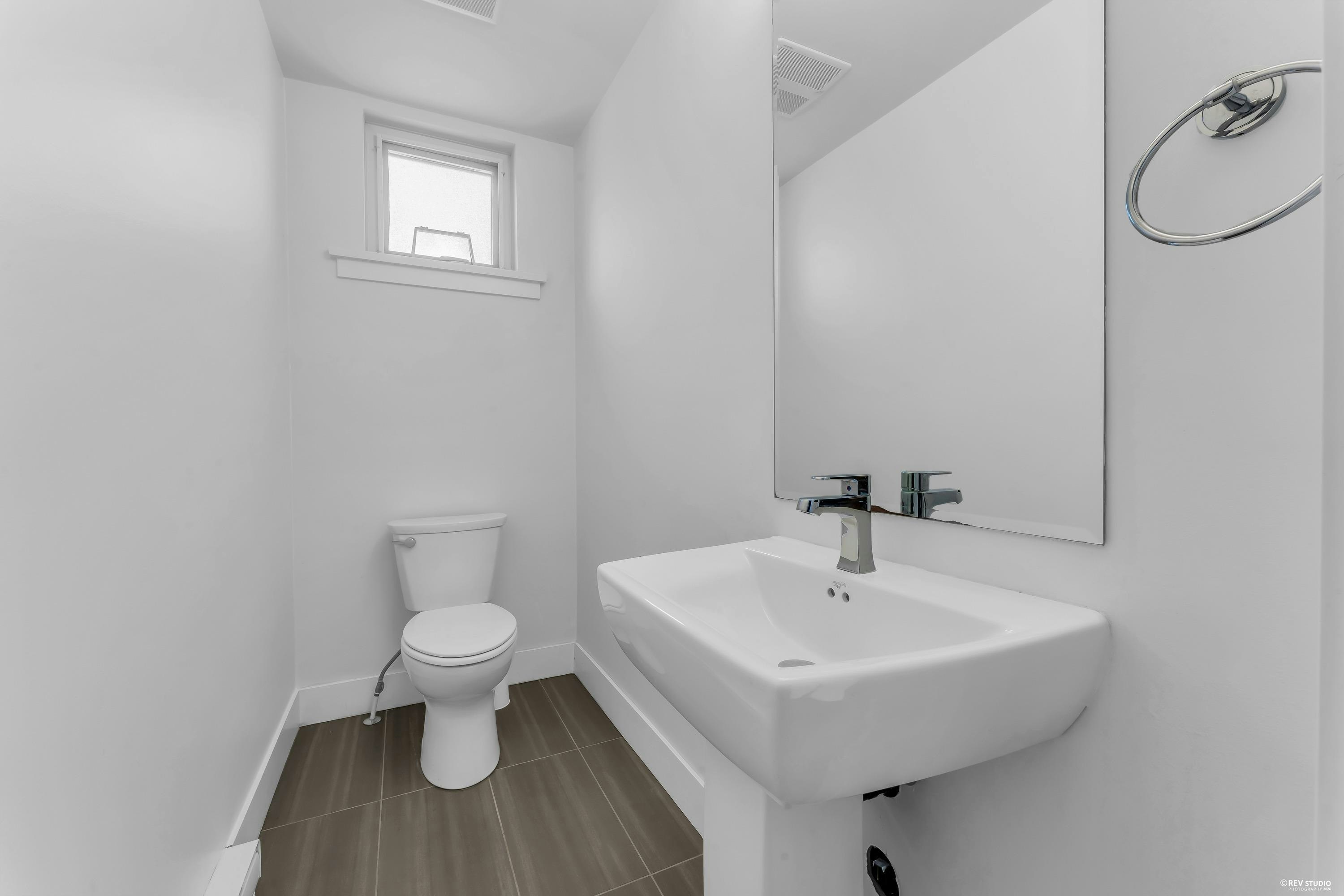 11-9989 E Barnston Drive, Surrey, BC, V4N 6N3 - 9