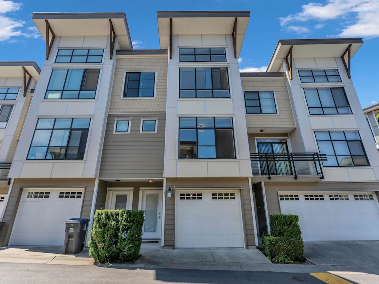 11-9989 E Barnston Drive, Surrey, BC, V4N 6N3