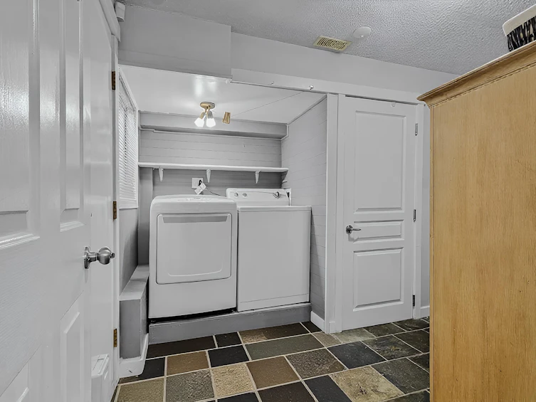 34981 Bernina Court, Abbotsford, BC, V3G 1C2 - 22