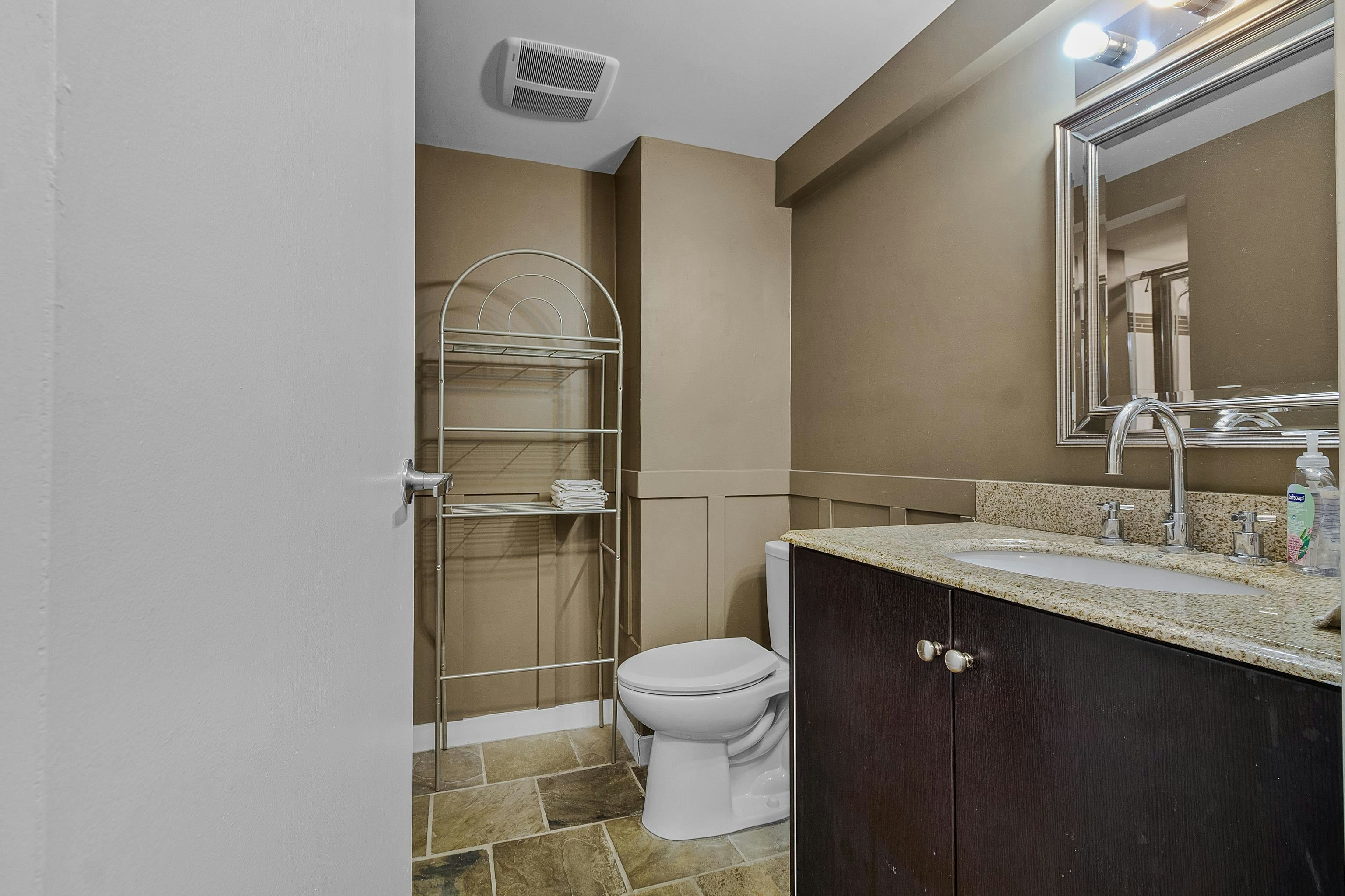 34981 Bernina Court, Abbotsford, BC, V3G 1C2 - 27
