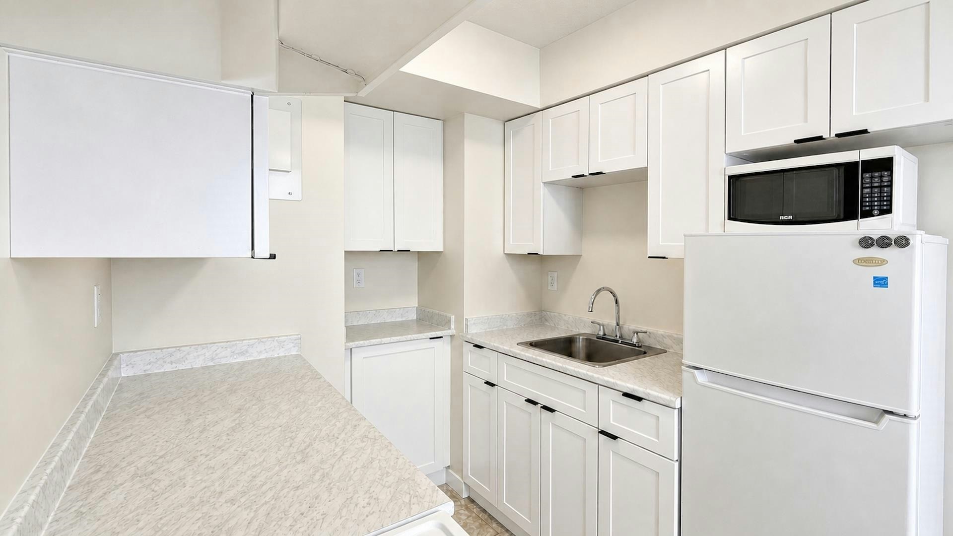 1105-1251 Cardero Street, Vancouver, BC, V6G 2H9 - 15