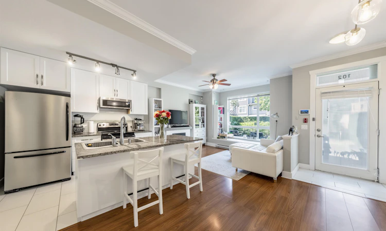 102-7418 Byrnepark Walk