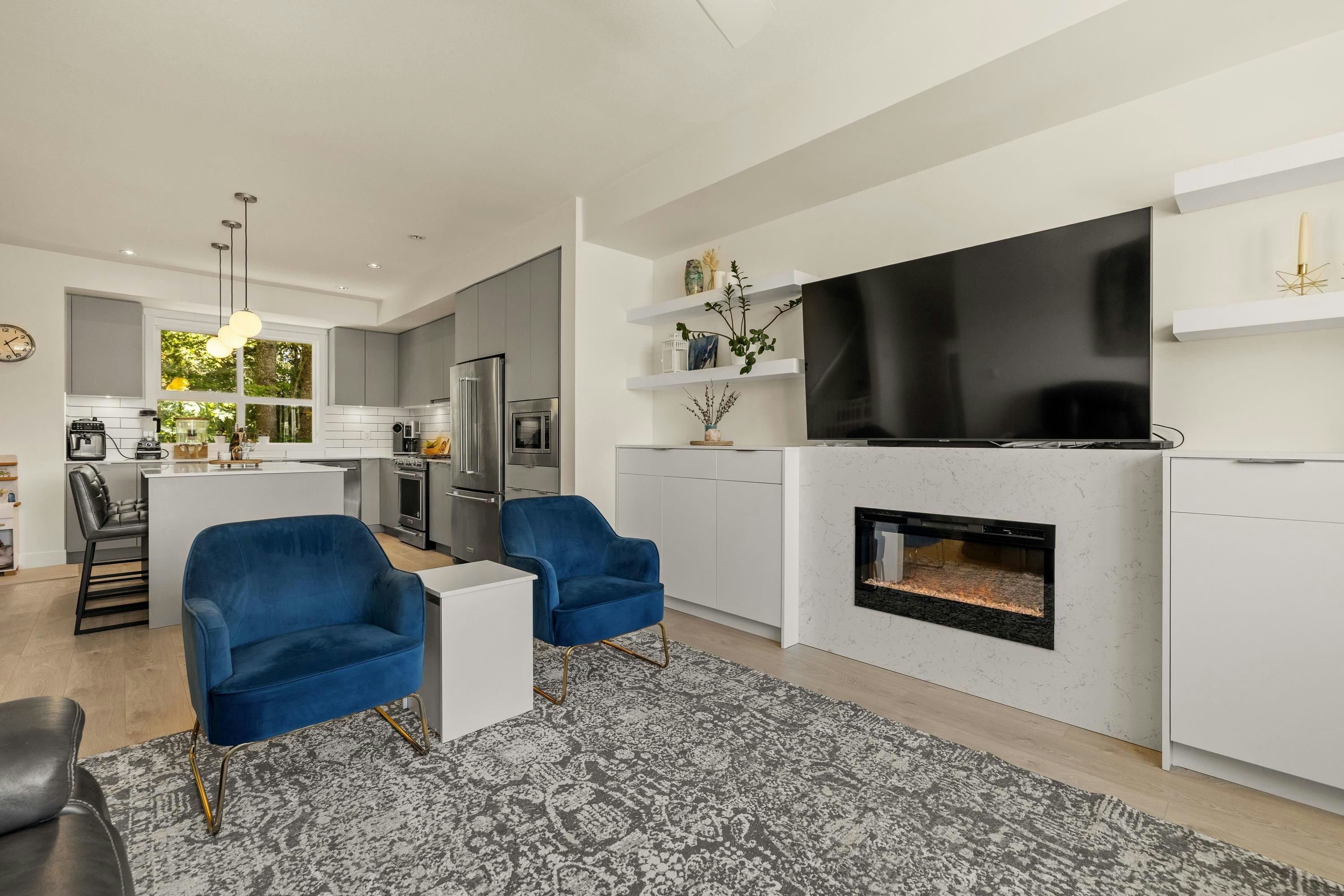128-16561 17a Avenue - 4
