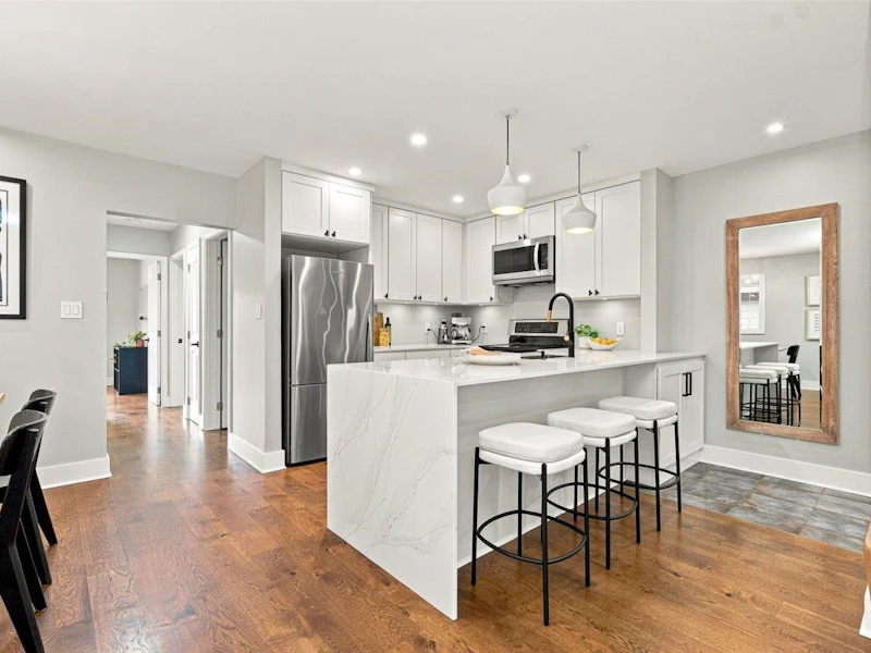 223 W 19th Street, North Vancouver BC V7M 1X6