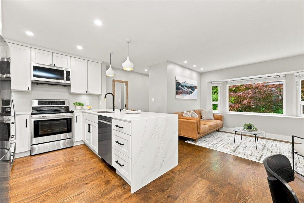 223 W 19th Street - 4
