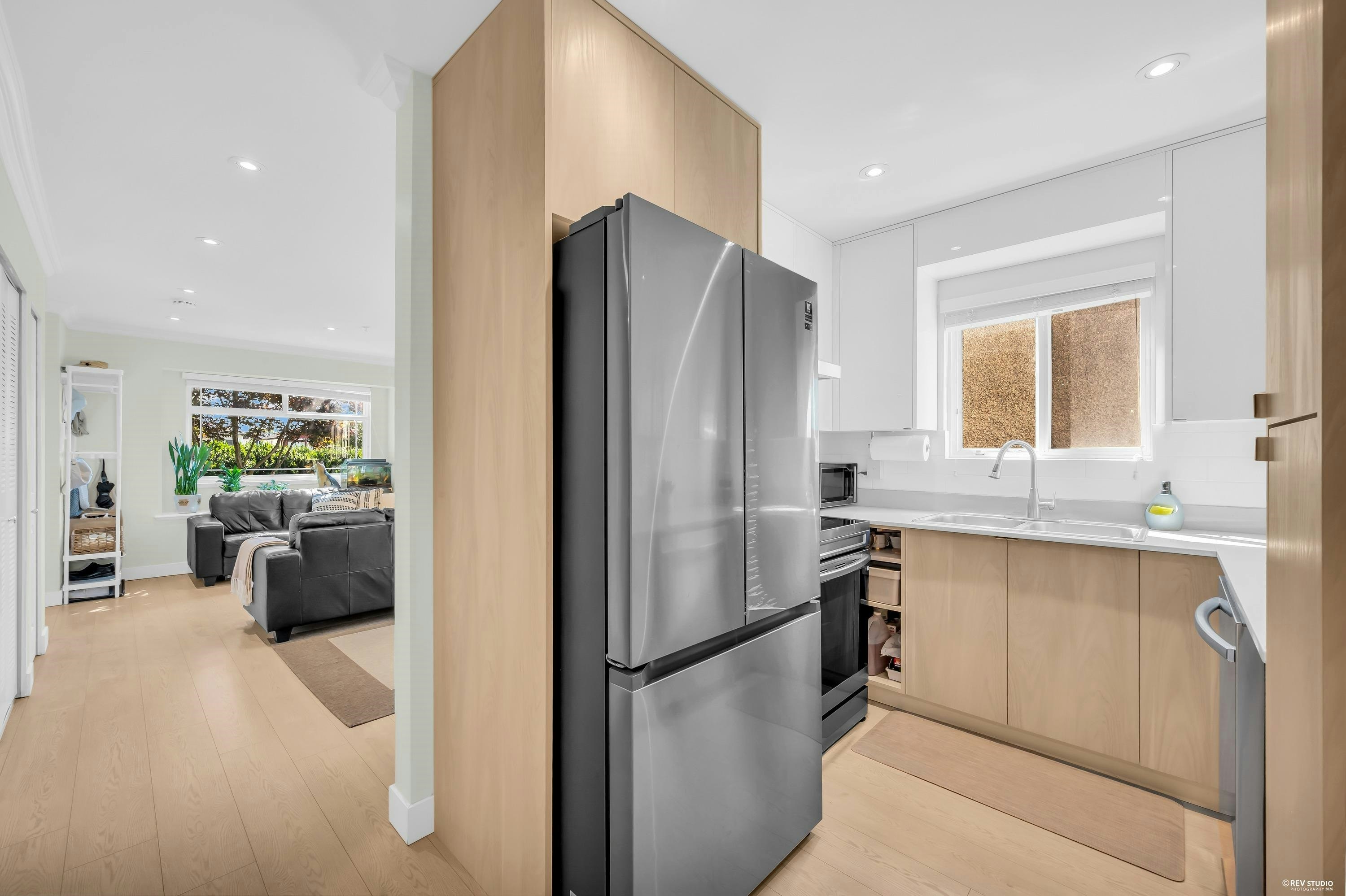 6925 Main Street, Vancouver, BC, V5X 3H6 - 9