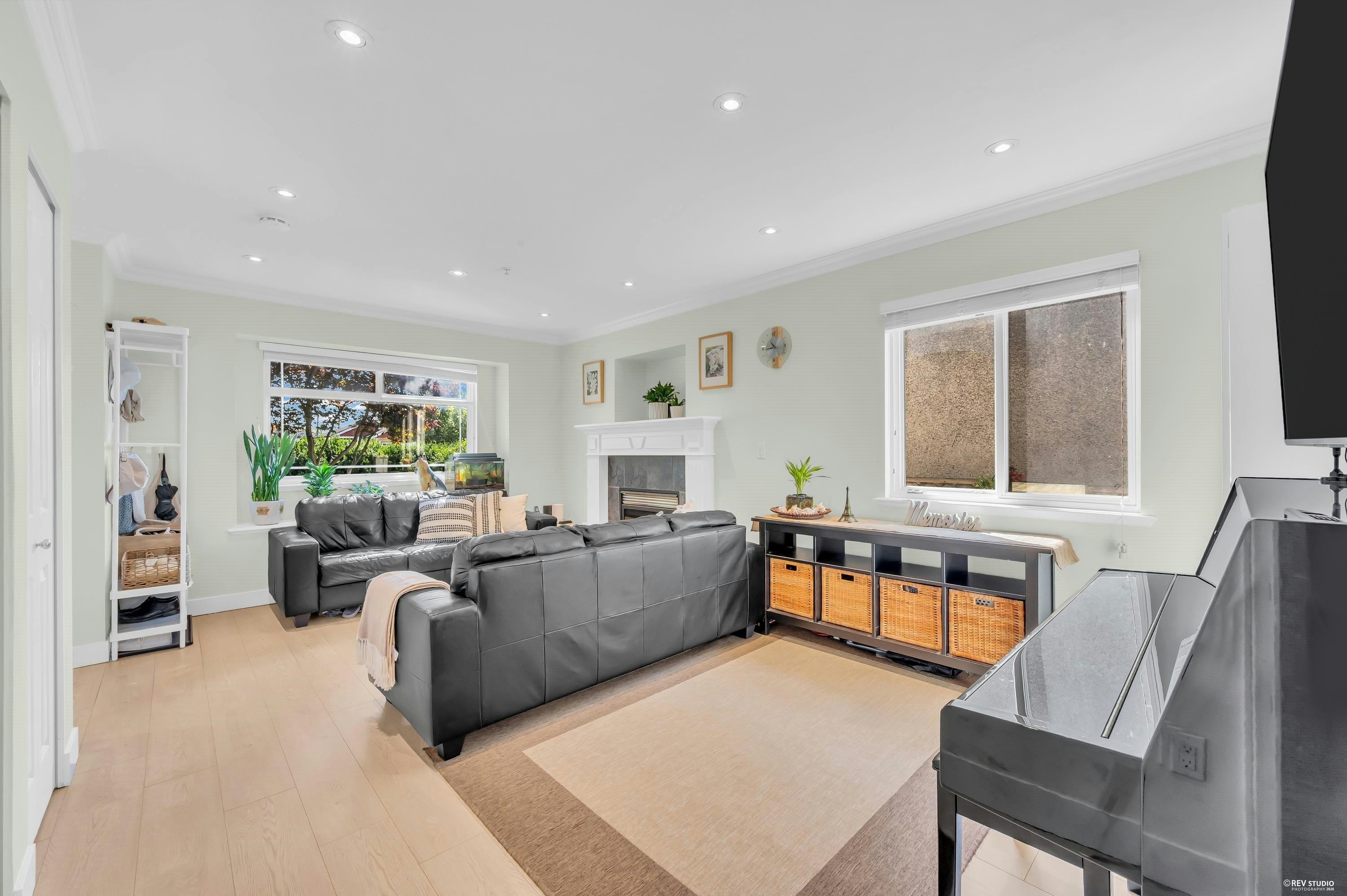 6925 Main Street, Vancouver, BC, V5X 3H6 - 8
