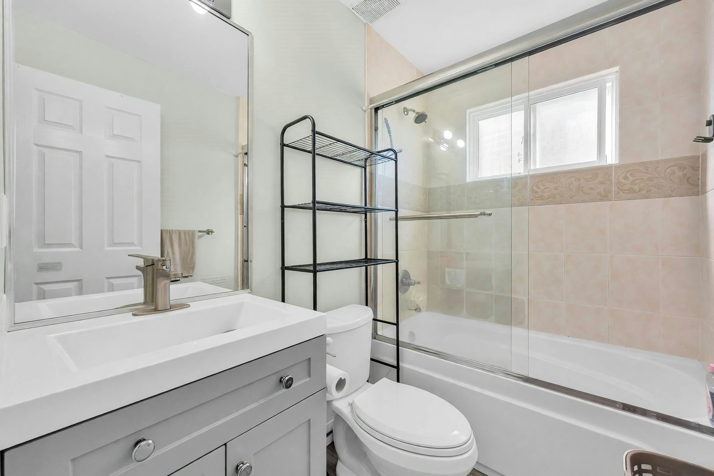 6925 Main Street, Vancouver, BC, V5X 3H6 - 29