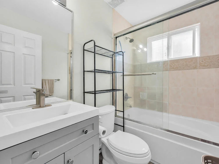 6925 Main Street, Vancouver, BC, V5X 3H6 - 29