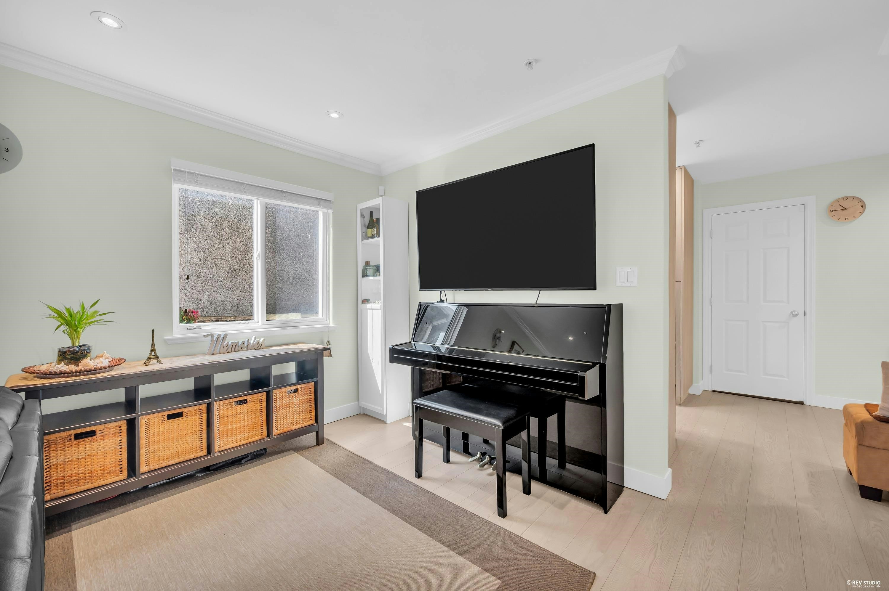 6925 Main Street, Vancouver, BC, V5X 3H6 - 7