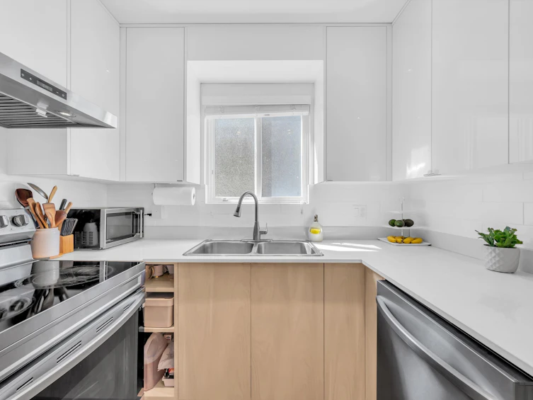 6925 Main Street, Vancouver, BC, V5X 3H6 - 10