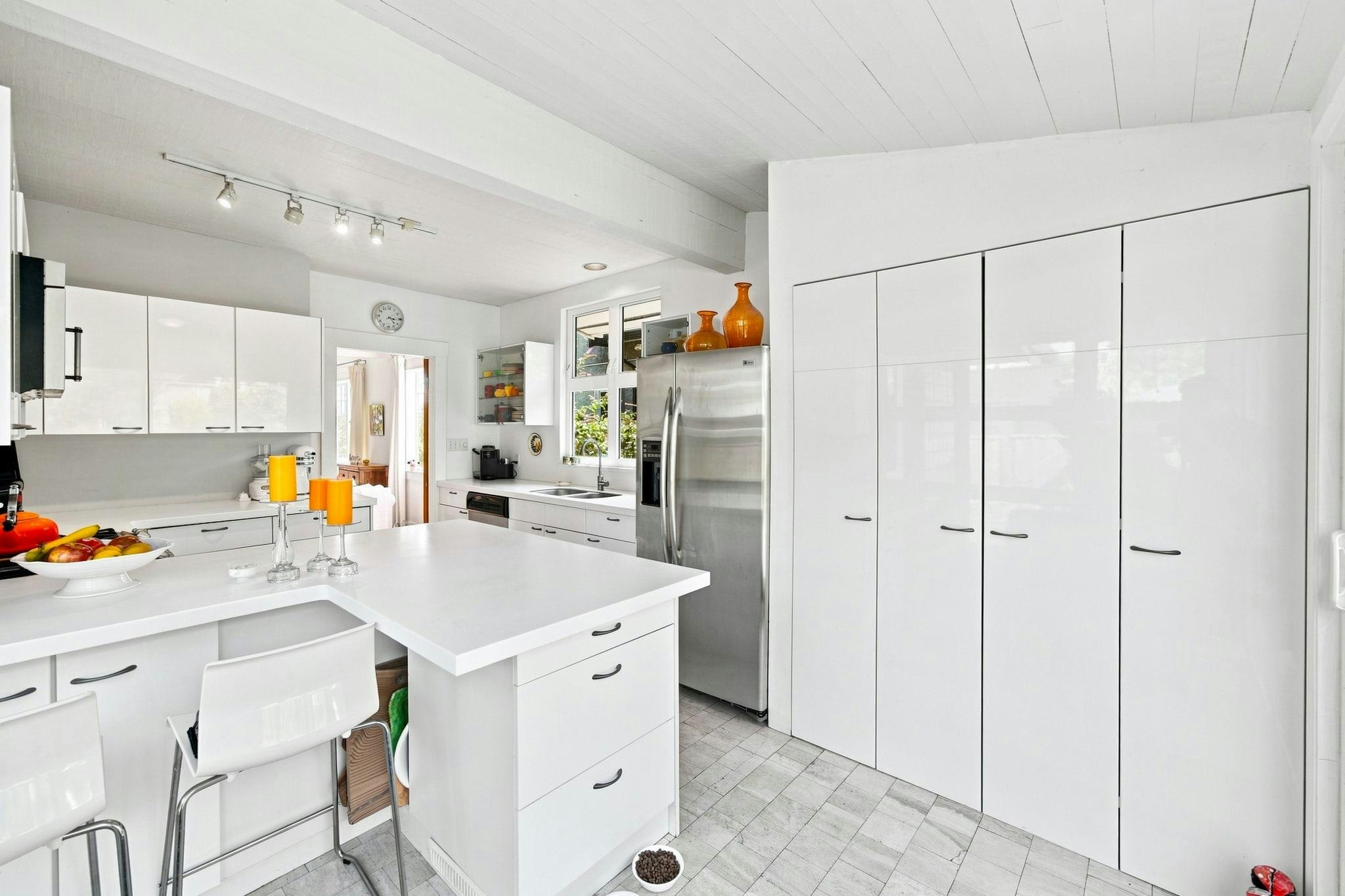 2433 Mathers Avenue, West Vancouver, BC, V7V 2H9 - 12