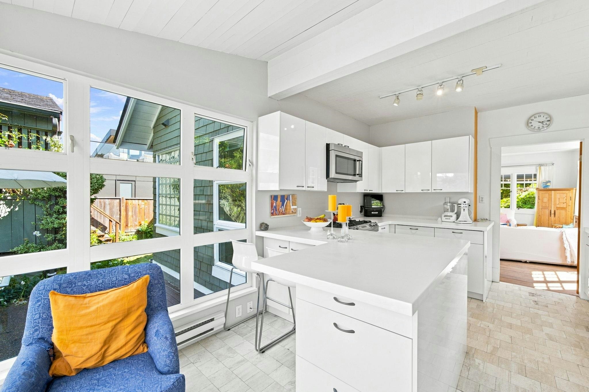 2433 Mathers Avenue, West Vancouver, BC, V7V 2H9 - 11