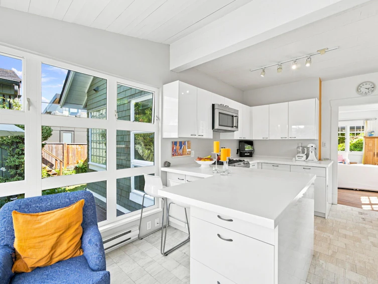 2433 Mathers Avenue, West Vancouver, BC, V7V 2H9 - 11