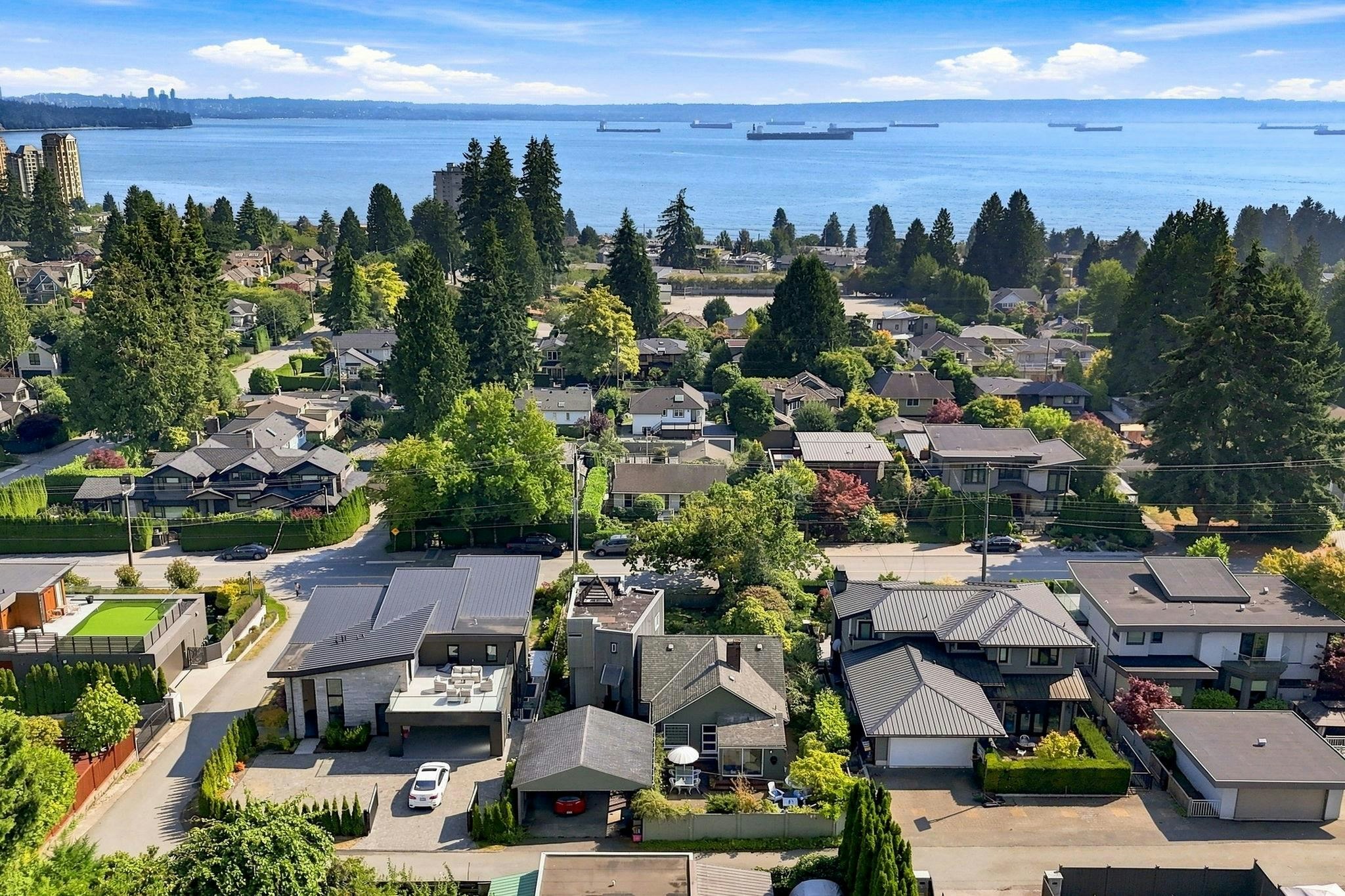 2433 Mathers Avenue, West Vancouver, BC, V7V 2H9 - 38