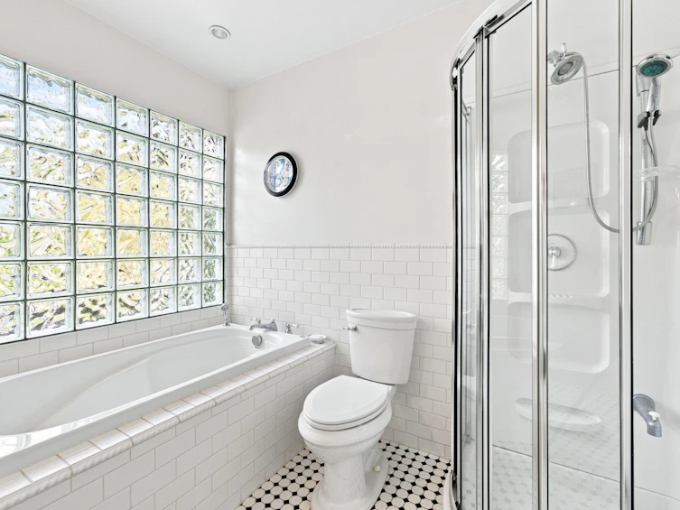 2433 Mathers Avenue, West Vancouver, BC, V7V 2H9 - 14