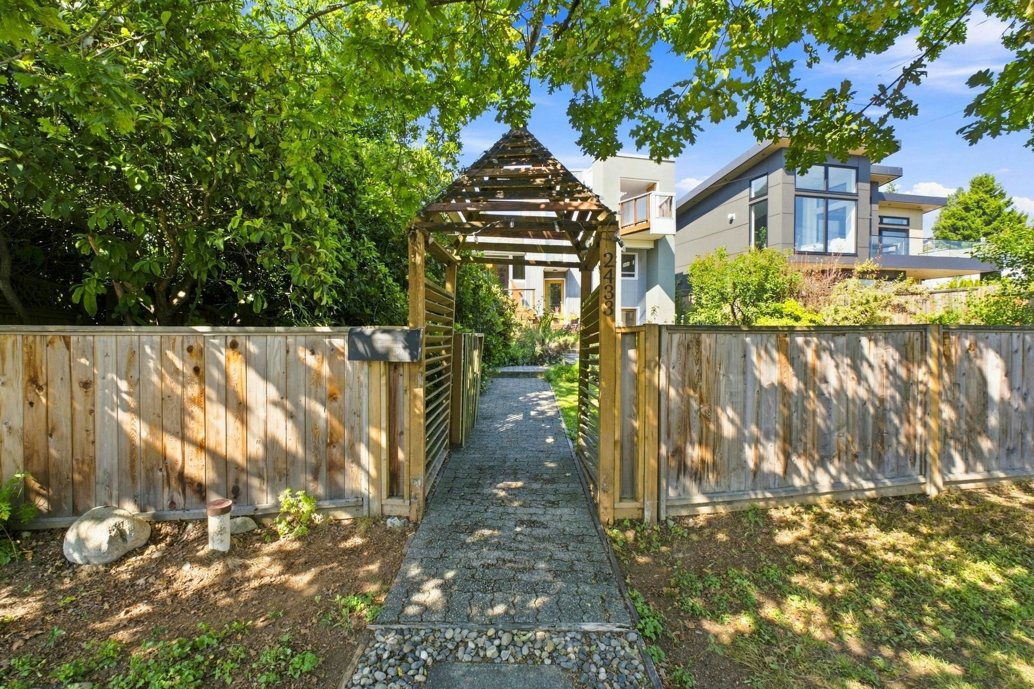 2433 Mathers Avenue, West Vancouver, BC, V7V 2H9 - 35