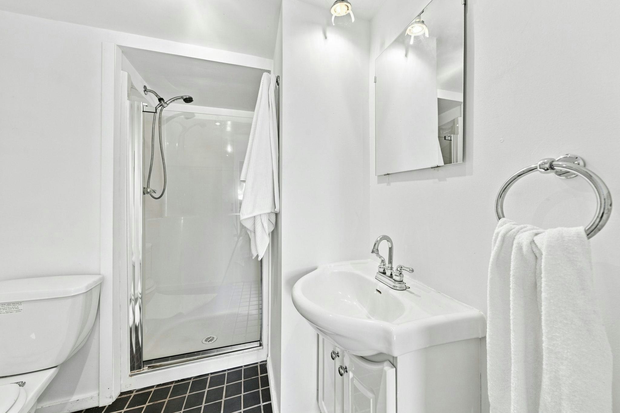 2433 Mathers Avenue, West Vancouver, BC, V7V 2H9 - 29
