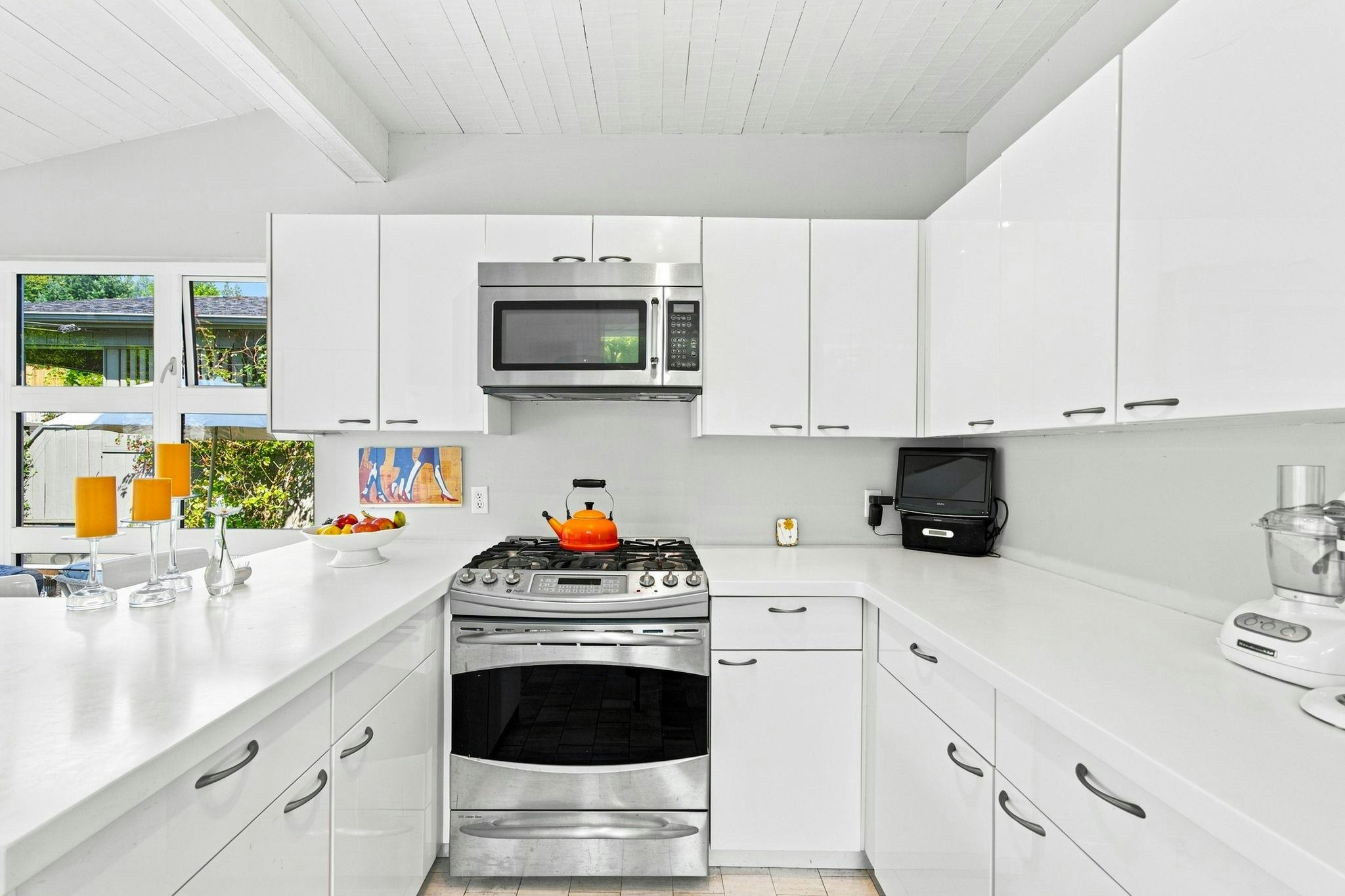 2433 Mathers Avenue, West Vancouver, BC, V7V 2H9 - 9