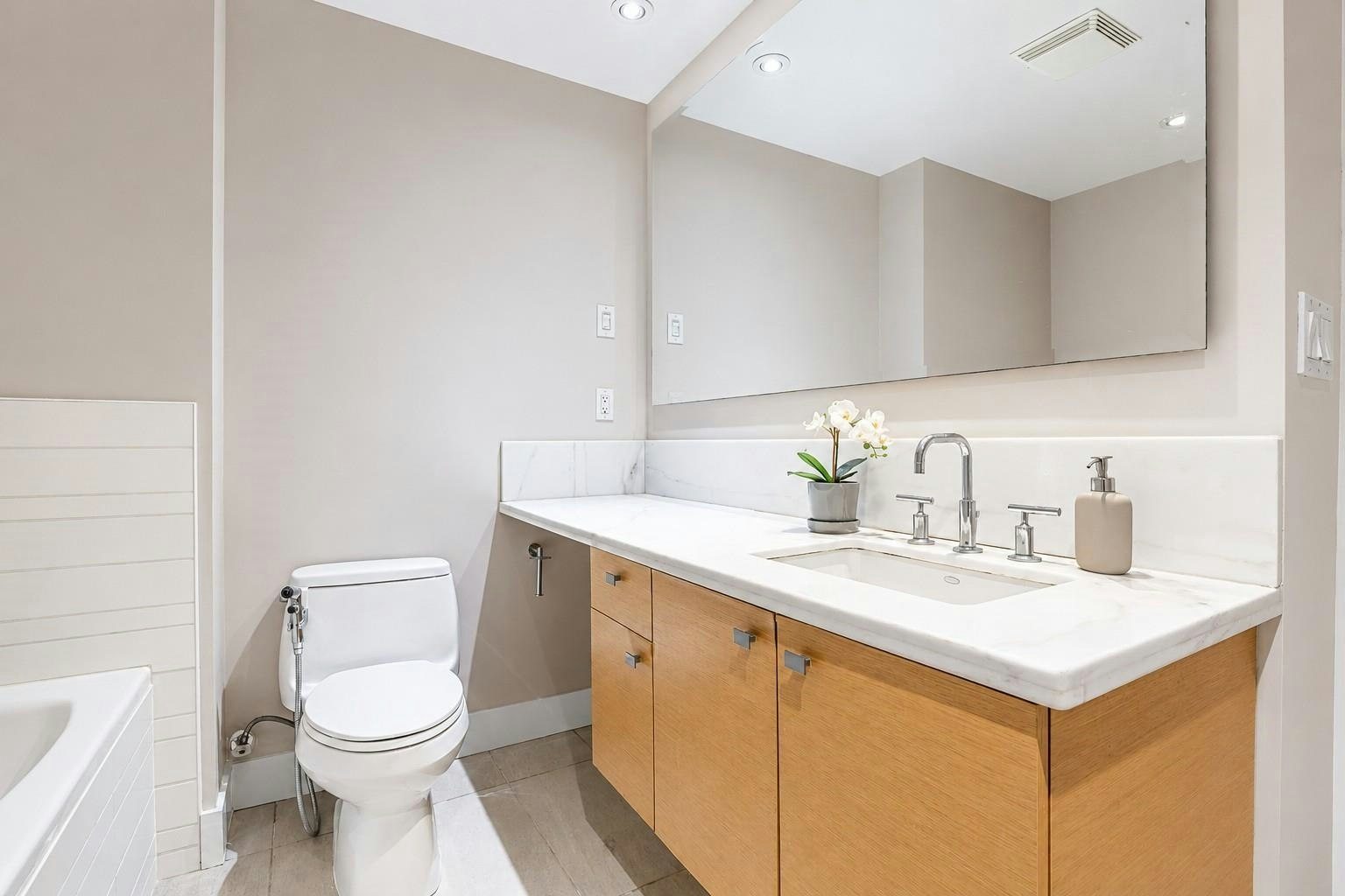 107-6015 Iona Drive, Vancouver, BC, V6T 2J4 - 19