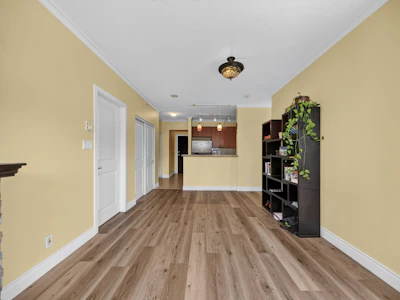 1101-11 E Royal Avenue - 5