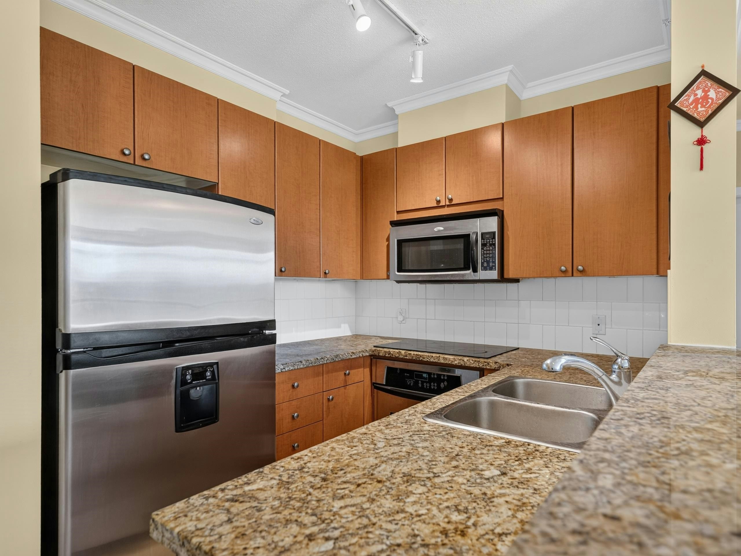 1101-11 E Royal Avenue, New Westminster, BC, V3L 0A8 - 7