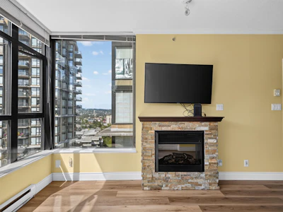 1101-11 E Royal Avenue - 4