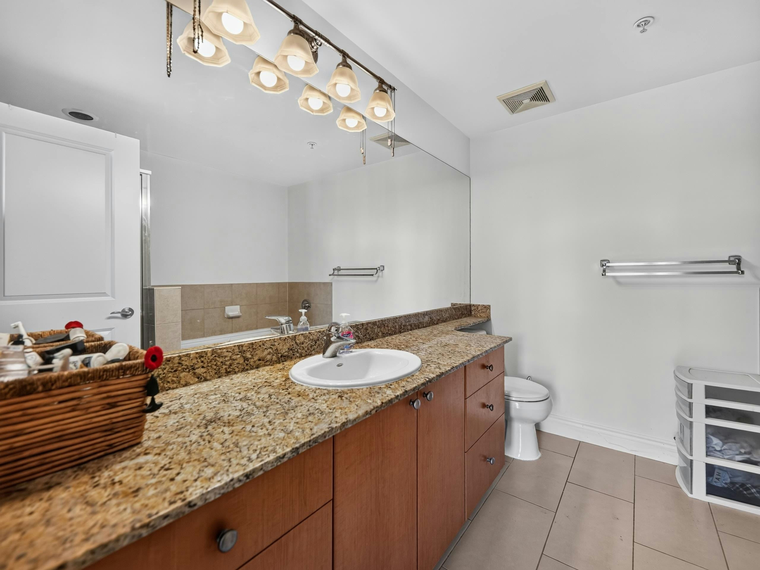 1101-11 E Royal Avenue, New Westminster, BC, V3L 0A8 - 20