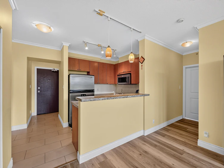 1101-11 E Royal Avenue, New Westminster, BC, V3L 0A8 - 6