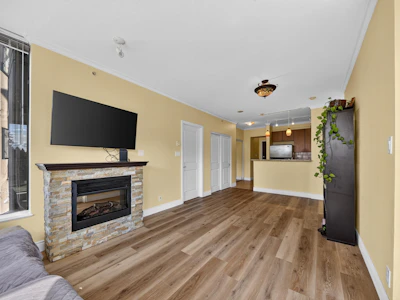 1101-11 E Royal Avenue - 3