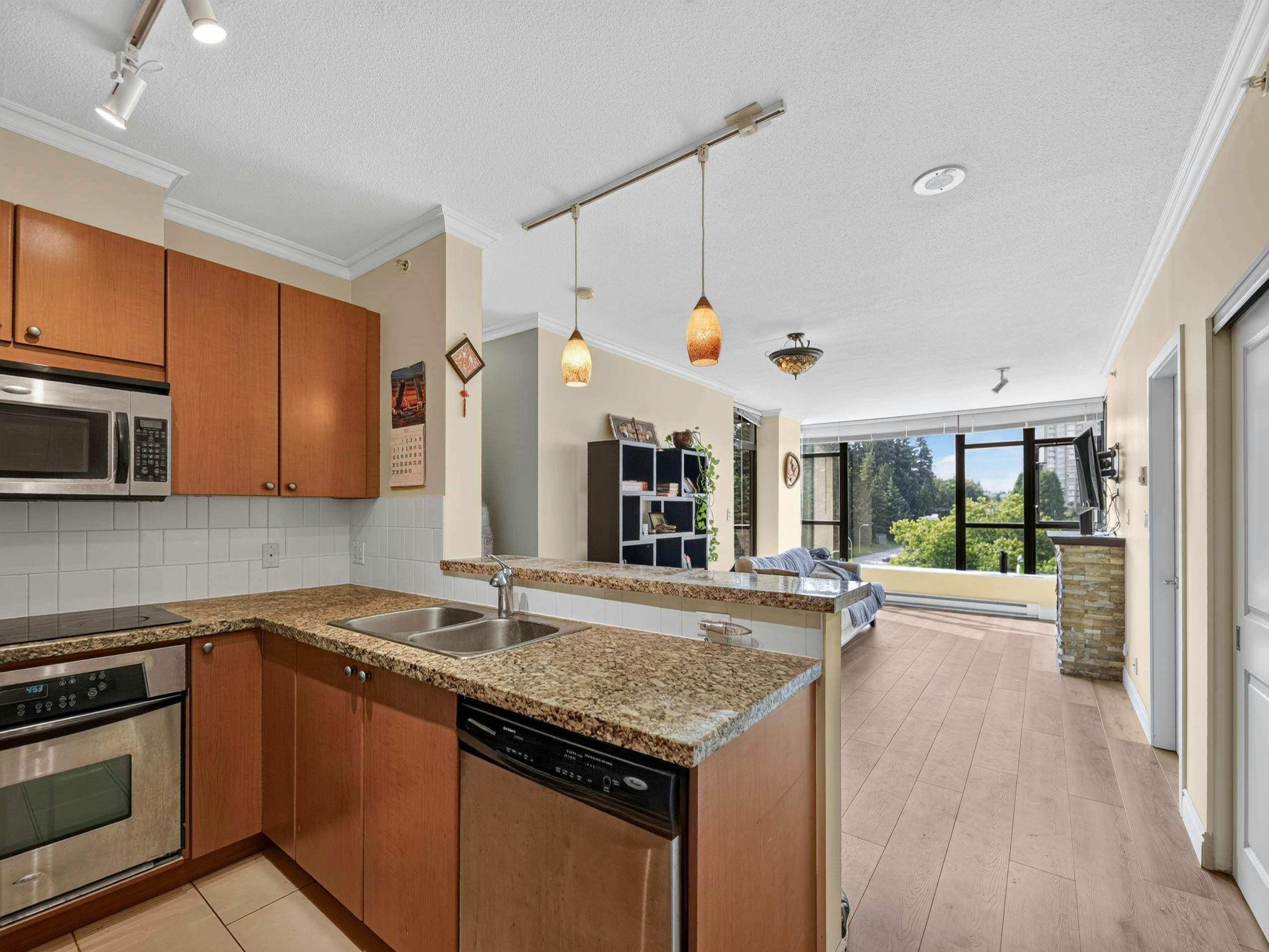 1101-11 E Royal Avenue, New Westminster, BC, V3L 0A8 - 9
