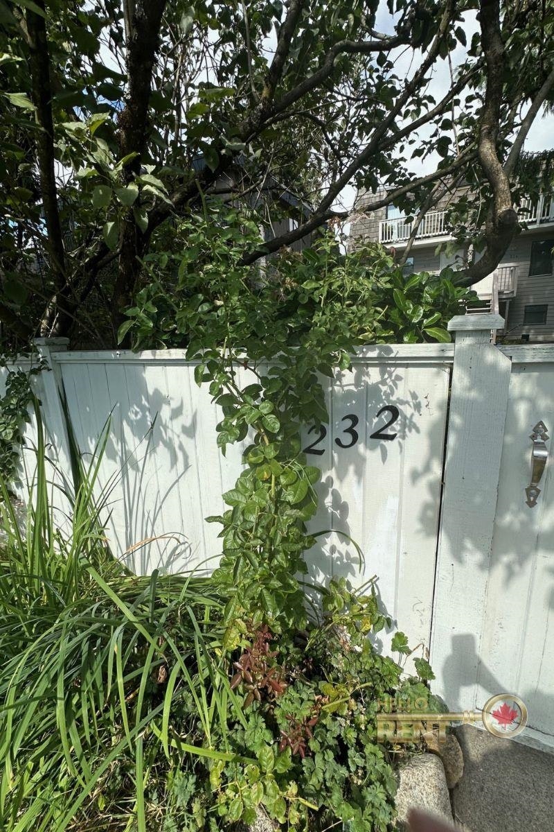 232 E 17th Street, North Vancouver, BC, V7L 2V7 - 2