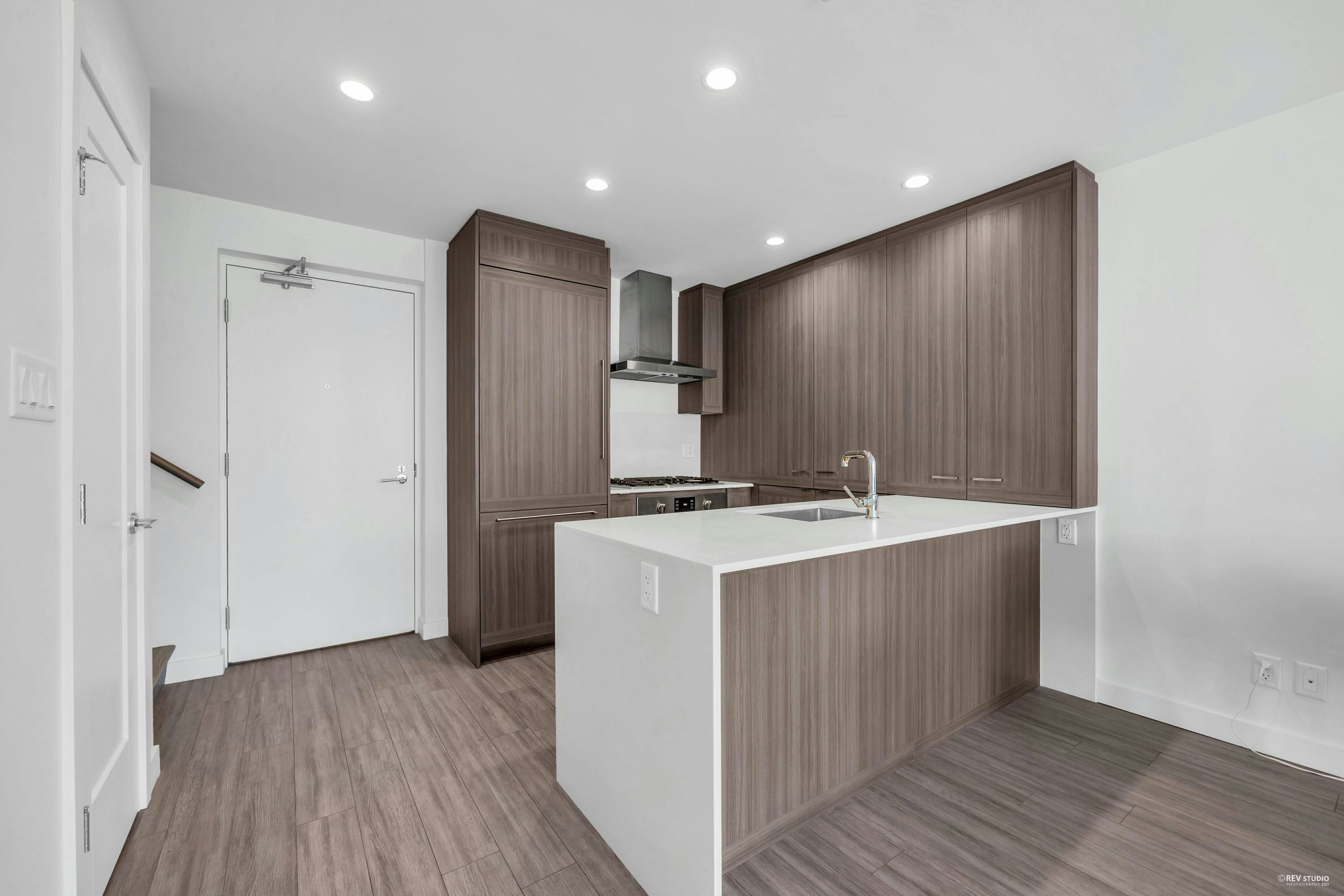 TH302-2351 Beta Avenue, Burnaby, BC, V5C 0M2 - 10