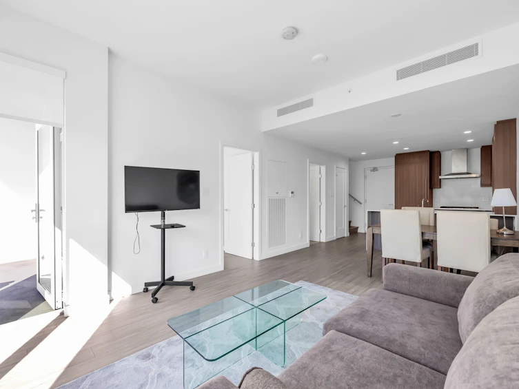 TH302-2351 Beta Avenue, Burnaby, BC, V5C 0M2 - 3