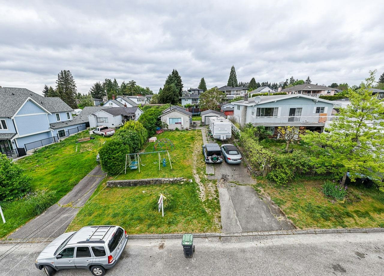 2235 Edinburgh Street, New Westminster, BC, V3M 2Y2 - 36