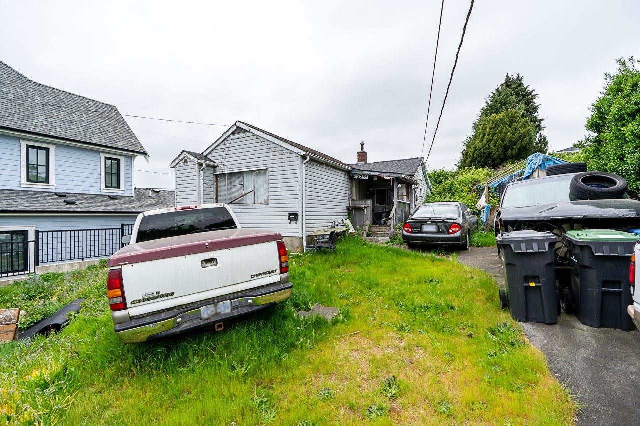 2235 Edinburgh Street - 4