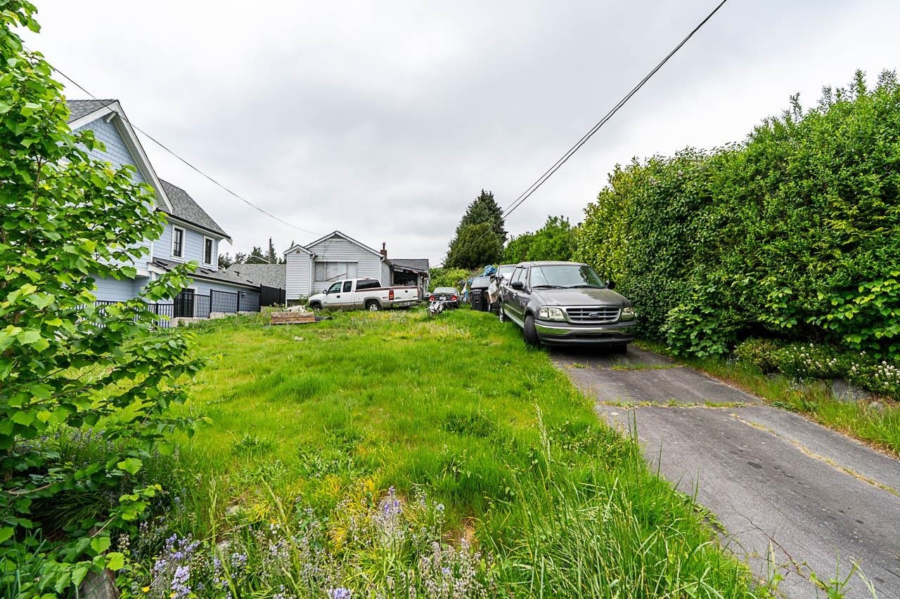 2235 Edinburgh Street, New Westminster, BC, V3M 2Y2