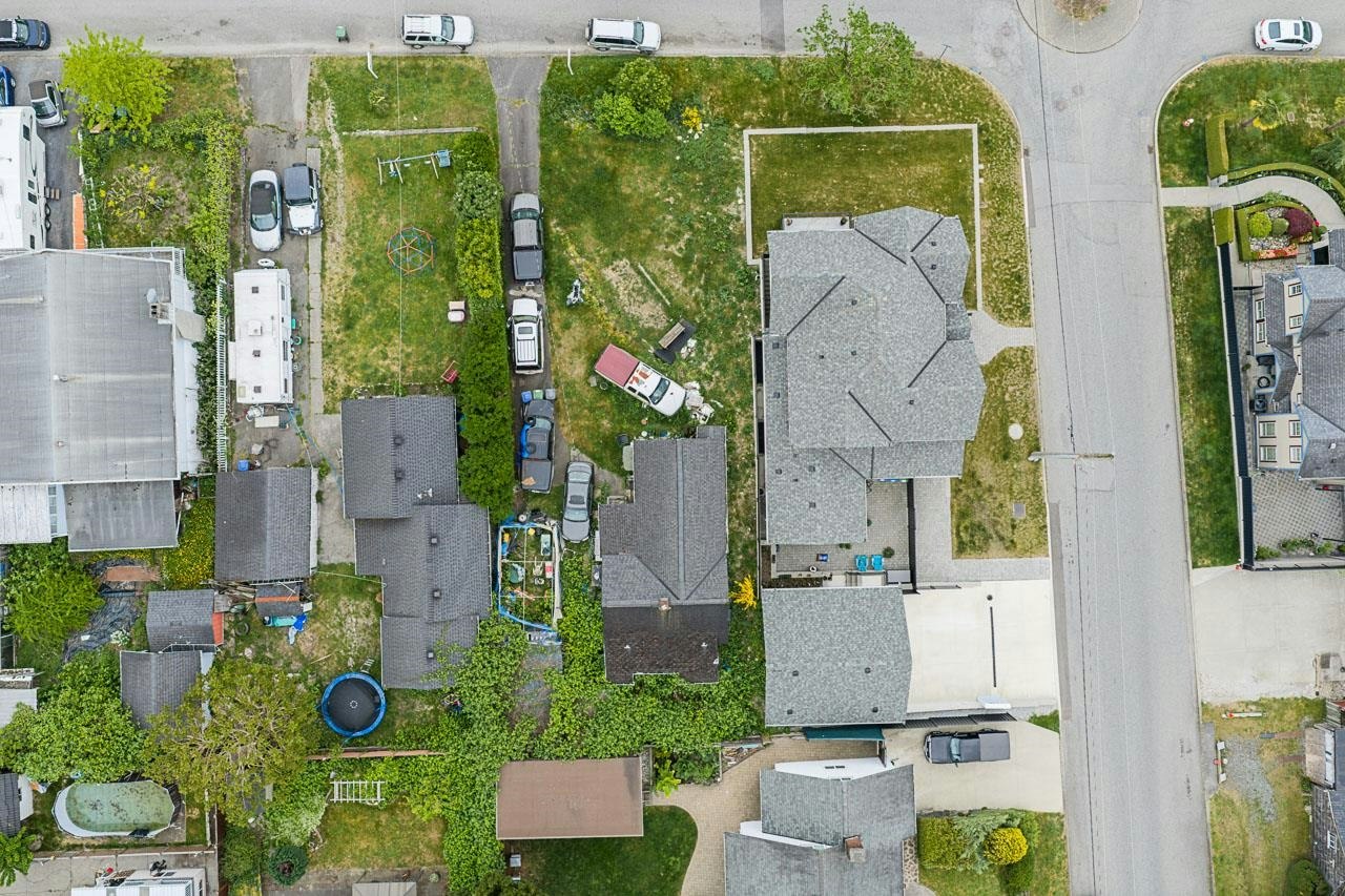 2235 Edinburgh Street, New Westminster, BC, V3M 2Y2 - 14