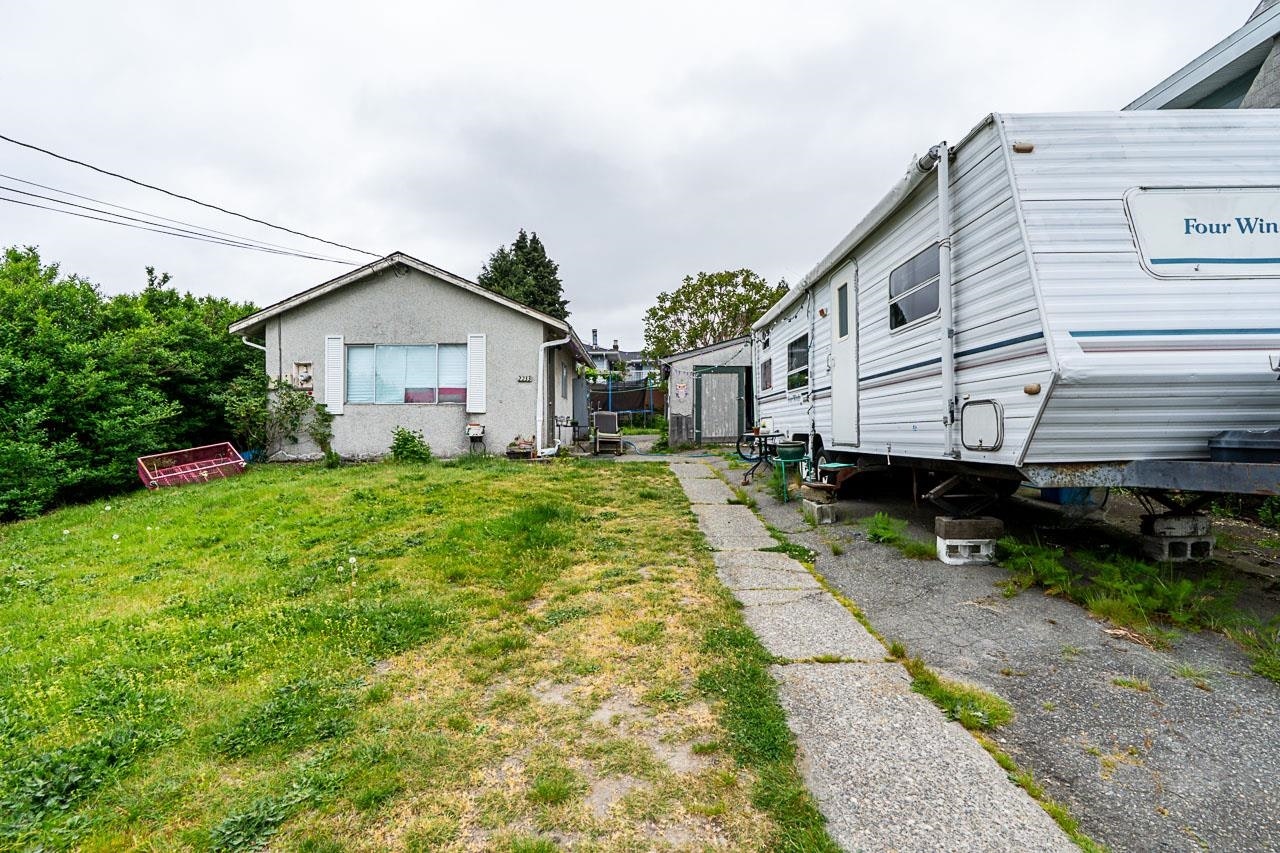 2233 Edinburgh Street - 4