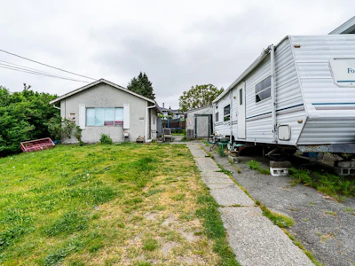 2233 Edinburgh Street - 4
