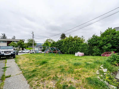 2233 Edinburgh Street - 5