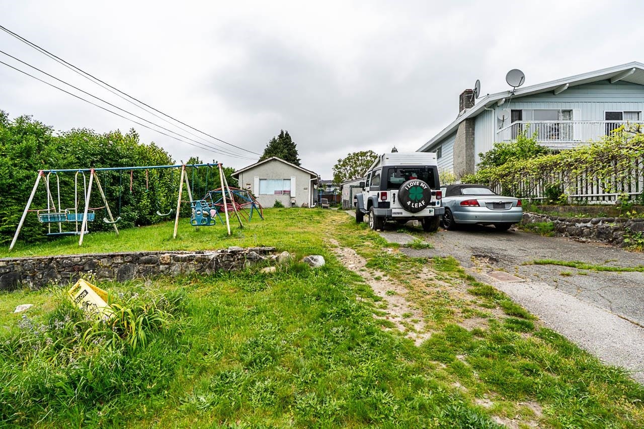 2233 Edinburgh Street, New Westminster, BC, V3M 2Y2