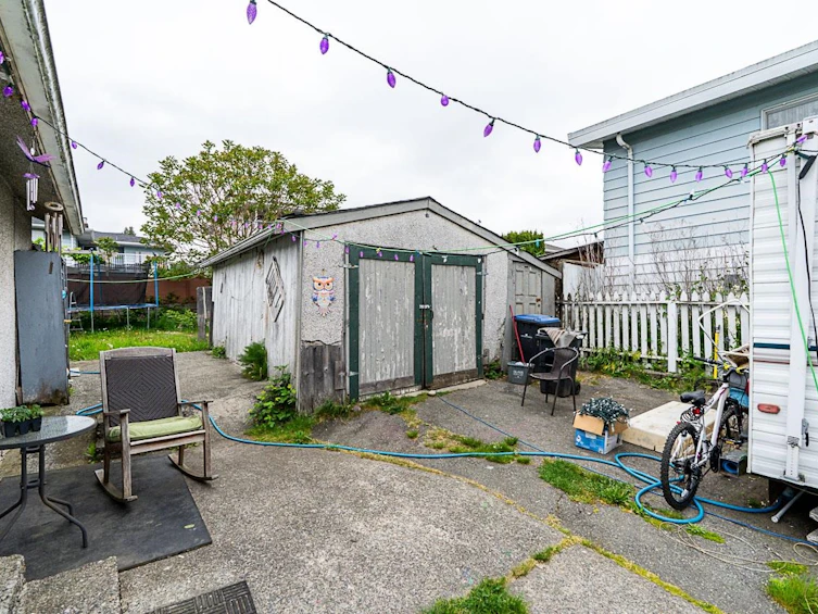 2233 Edinburgh Street, New Westminster, BC, V3M 2Y2 - 6