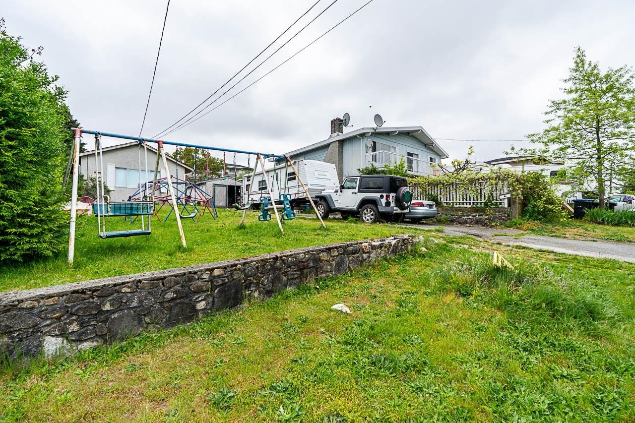 2233 Edinburgh Street - 2