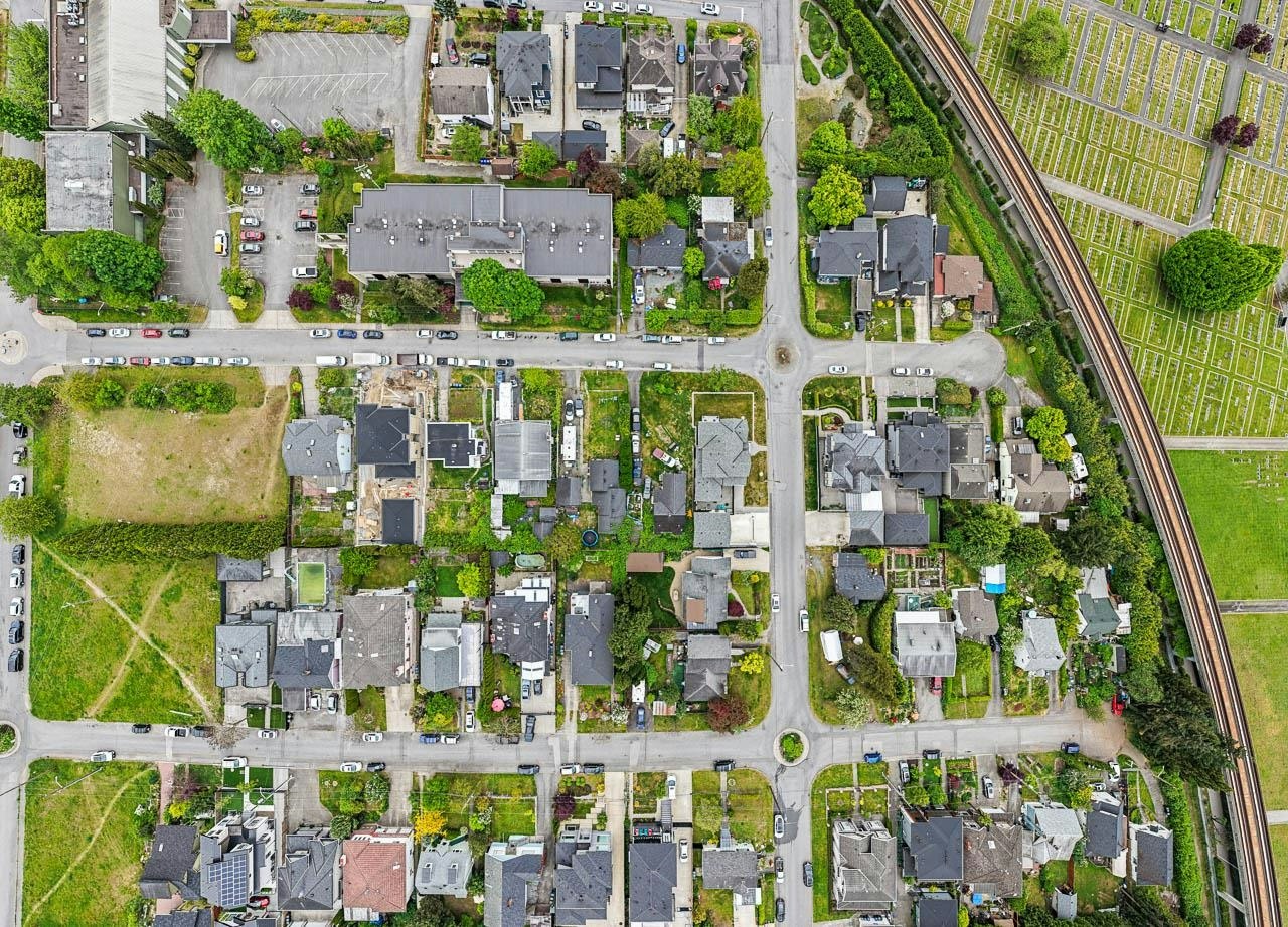 2233 Edinburgh Street, New Westminster, BC, V3M 2Y2 - 25