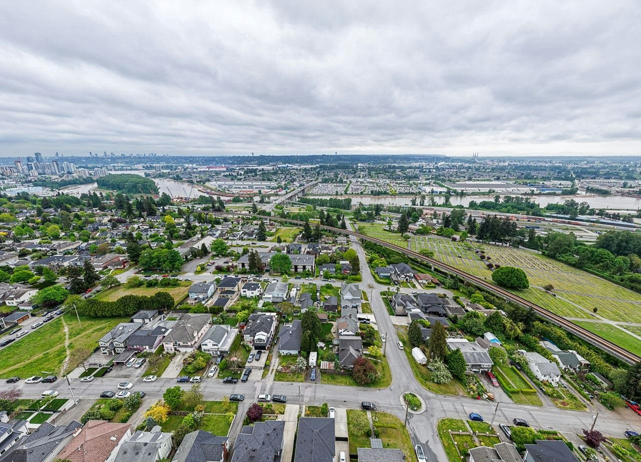 2233 Edinburgh Street, New Westminster, BC, V3M 2Y2 - 23