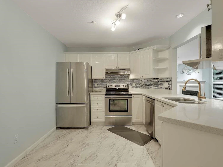218-12088 66 Avenue, Surrey, BC, V3W 1Z9 - 12